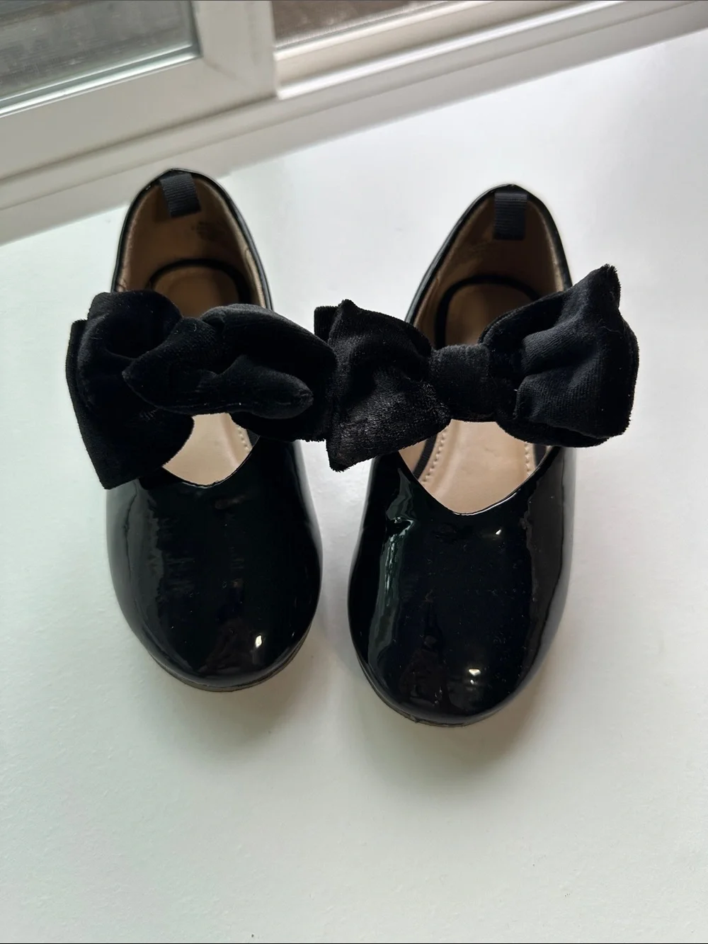 H&M Black Patent Mary Jane Shoes with Velvet Bows